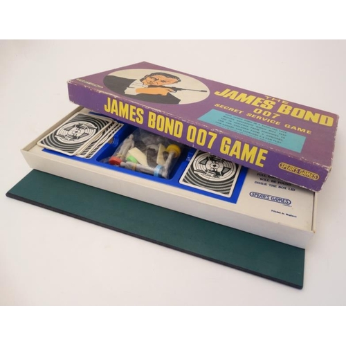 388 - Toy: A 1965 '' The James Bond 007 Secret Service Game '' by Spear's Games, in original box.