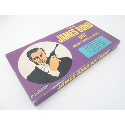 388 - Toy: A 1965 '' The James Bond 007 Secret Service Game '' by Spear's Games, in original box.