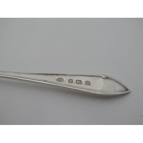 570 - A set of 6 silver teaspoons hallmarked Birmingham 1938 maker Arthur Price & Co. 4 1/4'' long  (68g)