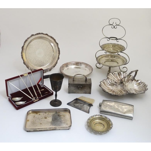 642 - Assorted silver plated wares to include a three tier cake stand, tray, dishes,  a rectangular box wi... 