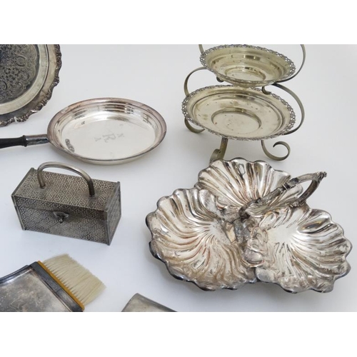 642 - Assorted silver plated wares to include a three tier cake stand, tray, dishes,  a rectangular box wi... 