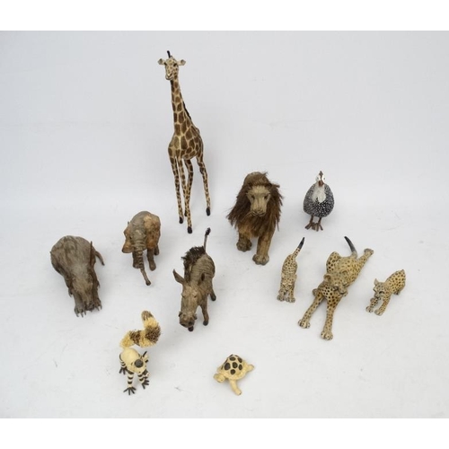 740 - Ethnographic Native Tribal : a quantity of 11 Zambian figures of wild animals including , giraffe, e... 