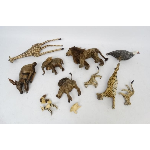 740 - Ethnographic Native Tribal : a quantity of 11 Zambian figures of wild animals including , giraffe, e... 