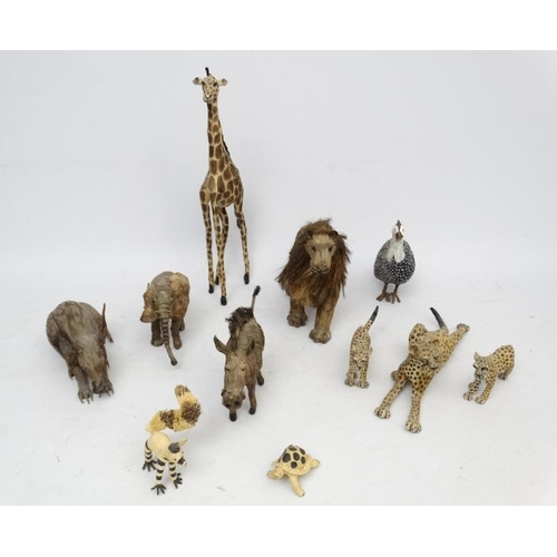 740 - Ethnographic Native Tribal : a quantity of 11 Zambian figures of wild animals including , giraffe, e... 