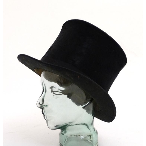 929 - Brushed Silk Top Hat : a Lincoln Bennett & Co , Burlington Gardens , Tophat measuring 7 1/8 in size ... 