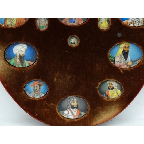 1 - XIX Indian / Muhal, 17 miniatures mounted on an oval with velvet covered mount, Many Maharaja and Ma... 