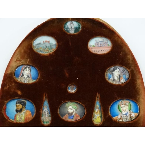 1 - XIX Indian / Muhal, 17 miniatures mounted on an oval with velvet covered mount, Many Maharaja and Ma... 