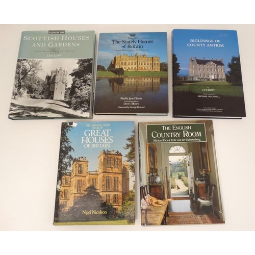 1083 - Books: A collection of 5 books on British and Irish Country Houses , to include '' The English Count... 