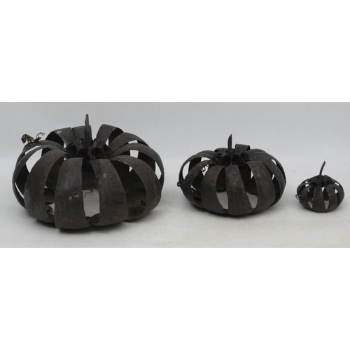 1098 - Garden and Architectural : Emily Stone , 1979,  a set of Three graduated Copper Sculptures of pumpki... 