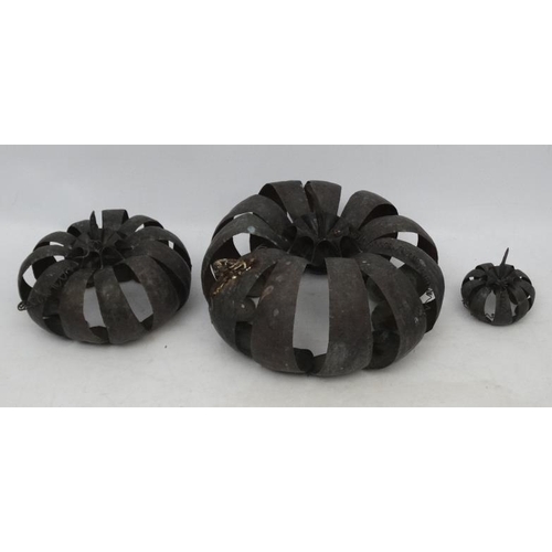 1098 - Garden and Architectural : Emily Stone , 1979,  a set of Three graduated Copper Sculptures of pumpki... 