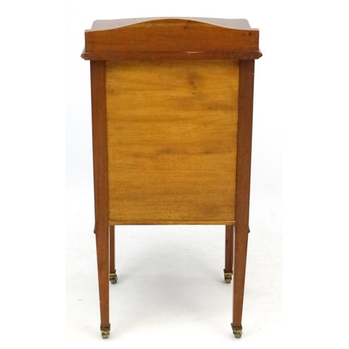 179 - An Edwardian inlaid and cross banded mahogany bow front bedside cabinet 16 3/4'' wide x 17'' deep st... 