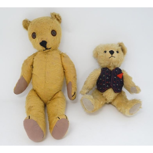 384 - Toys: A 'Past Times' Marmaduke , limited edition number 260/500 Teddy bear , blonde mohair with felt... 