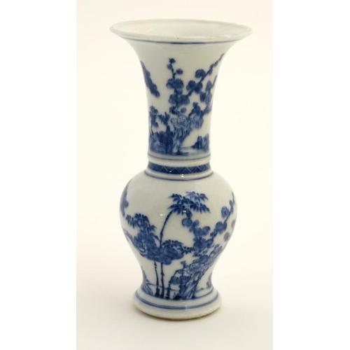 410 - A small Chinese blue and white Fengweizun / Yen-Yen vase, the sides decorated with cherry blossom , ... 