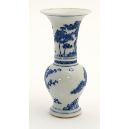 410 - A small Chinese blue and white Fengweizun / Yen-Yen vase, the sides decorated with cherry blossom , ... 