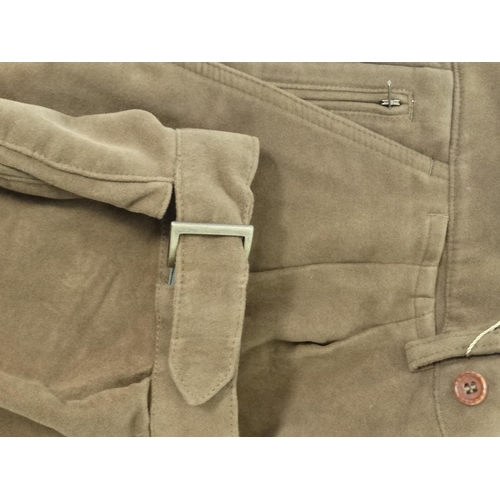 101 - A pair of Beretta signature sport breeks in tabacco colour, size 40, with tags