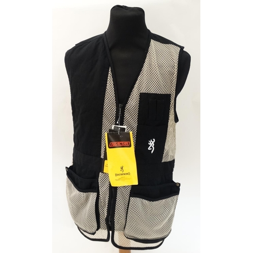 106 - A men's black/brown Browning trapper creek mesh shooting gilet / vest, size M, with tags