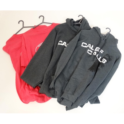 111 - Two Grey Calef Calls Duck shooting Hoodies (size XXL and M) together with two Fuchsia Duck Commander... 