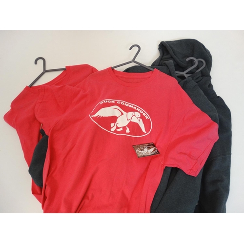 111 - Two Grey Calef Calls Duck shooting Hoodies (size XXL and M) together with two Fuchsia Duck Commander... 