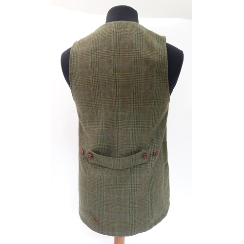 125 - A Laksen Bruar shooting tweed vest / waistcoat, size M, new with tags