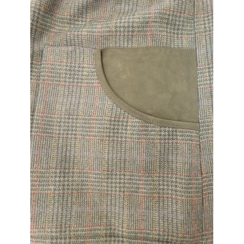 125 - A Laksen Bruar shooting tweed vest / waistcoat, size M, new with tags