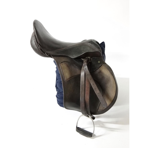 317 - English Saddle : A 17.5'' Medium Wide 'Marlow; Global Saddle Co.' (Now Heritage Bespoke saddles) lea... 