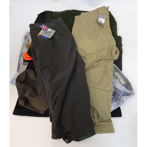 370 - A quantity of sporting/ outdoor clothing, comprising a pair of Exeat waterproof trousers size 40, a ... 