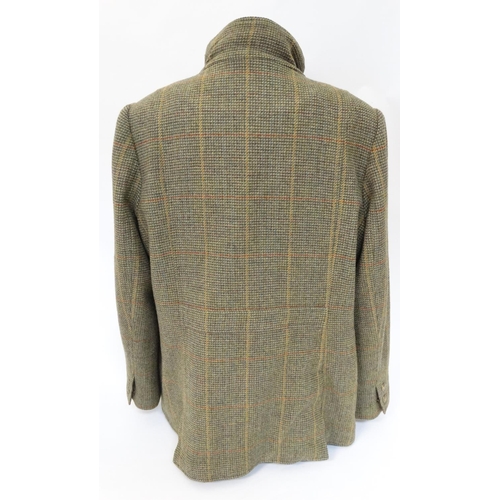 475 - A Joules tweed fieldcoat in toad green colour, size 18