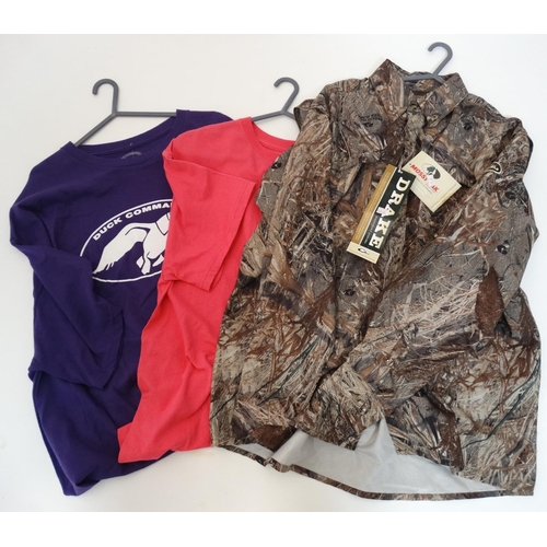 483 - A Drake Waterfowl long sleeve vented wing shooters shirt, size M, together with two Duck Commander T... 