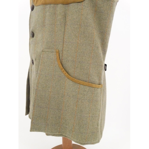 498 - Laksen Manor tweed shooting vest / waistcoat, size L