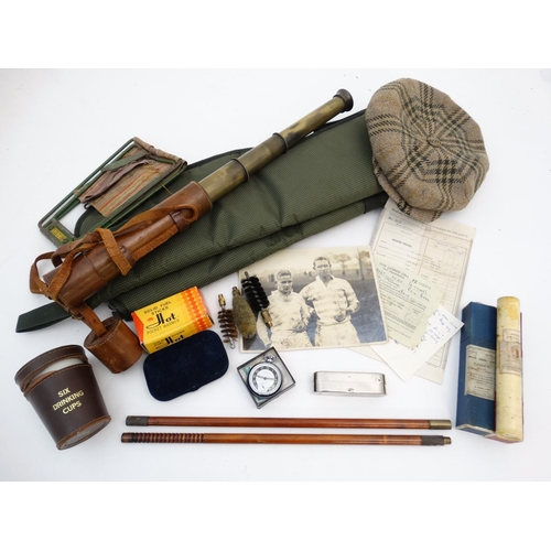 578 - Shooting: An assortment of vintage shooting items, to include spotting scope, cleaning rods and brus... 