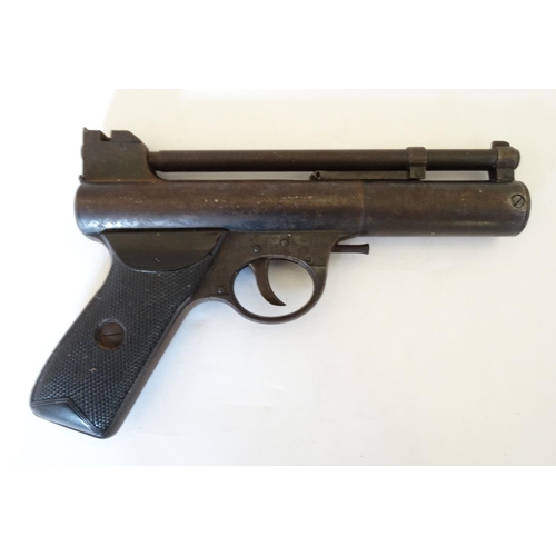 625 - Airgun: A Webley & Scott 'Mark I' .177 air pistol, having black bakelite grips, approximately 7 1/2'... 