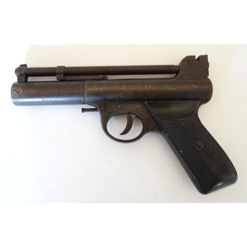 625 - Airgun: A Webley & Scott 'Mark I' .177 air pistol, having black bakelite grips, approximately 7 1/2'... 