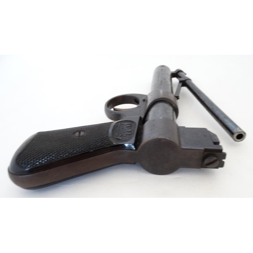 626 - Airgun: A mid 20thC Webley 'Junior' (series 2) .177 air pistol, having bakelite grips, Approximately... 