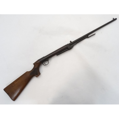 634 - Airgun: a BSA light pattern .177 underlever air rifle, 17'' barrel with open sights and bayonet type... 