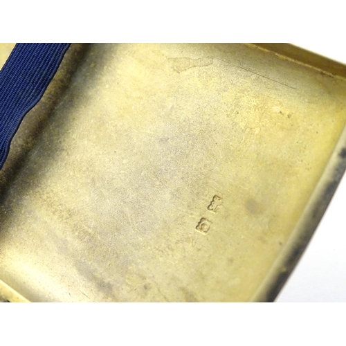 312 - Hunting Interest : A silver hip form cigarette case opening to centre to reveal 3 sections within.  ... 