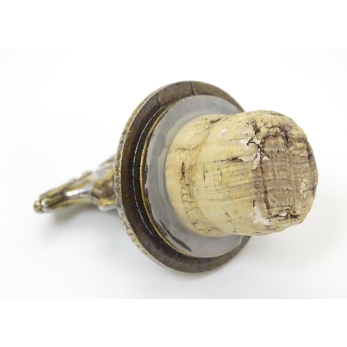 319 - Horse Racing Interest : A late 20thC / 21stC cork and silver plate bottle stopper with image of race... 