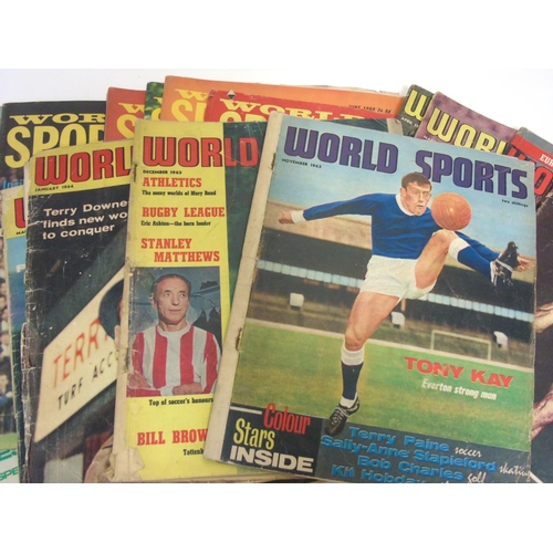 32 - World Sports Magazines: A quantity of World Sport magazines to include issues: September 1959, Septe... 