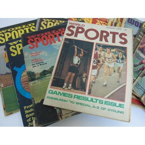 32 - World Sports Magazines: A quantity of World Sport magazines to include issues: September 1959, Septe... 