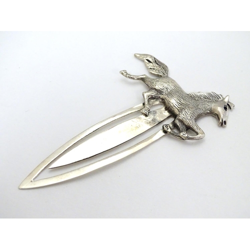 400 - A silver bookmark with horse decoration. Approx 3 1/4'' long