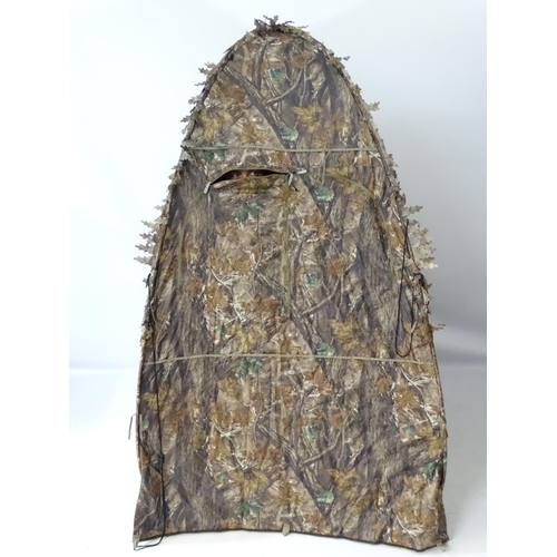 547 - Shooting: A pyramid 'pop up' shooting (decoying) hide, advantage timber camouflage finish overall, w... 