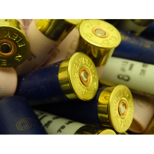 563 - Shooting: A quantity of 12 bore game and clayshooting cartridges, to include Eley 'VIP' 30g 6s, Hull... 