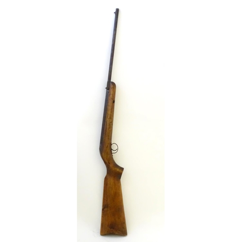 567 - Airgun: A 'Cadet' .177 break-action air rifle by BSA, Birmingham.  15'' barrel with open sights, wal... 