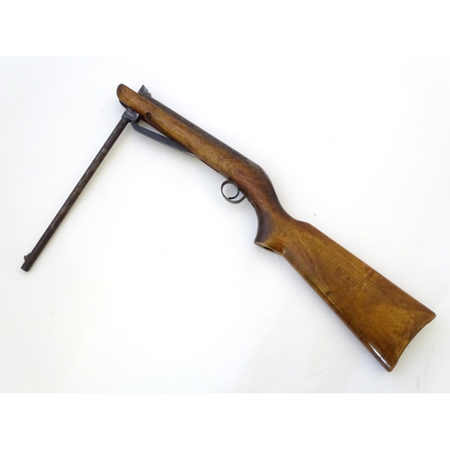 567 - Airgun: A 'Cadet' .177 break-action air rifle by BSA, Birmingham.  15'' barrel with open sights, wal... 