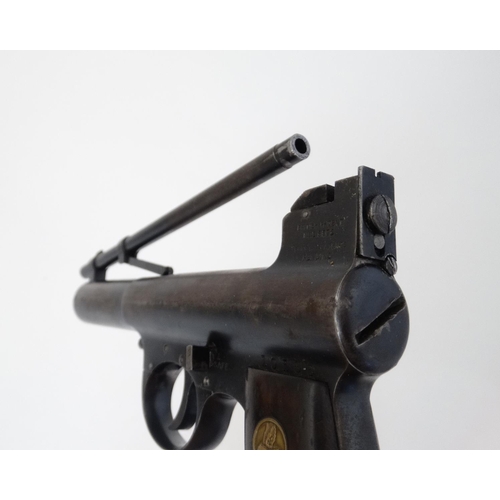 571 - Air Pistol : A boxed .177 pistol by Webley & Scott , Birmingham . ' Mark 1 ' model , having figured ... 