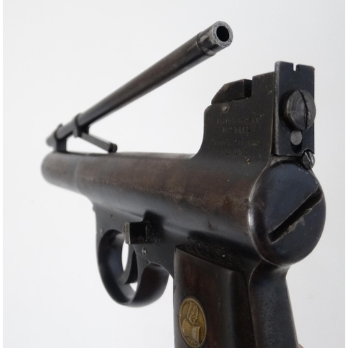 571 - Air Pistol : A boxed .177 pistol by Webley & Scott , Birmingham . ' Mark 1 ' model , having figured ... 