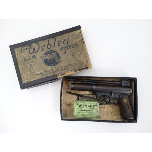 571 - Air Pistol : A boxed .177 pistol by Webley & Scott , Birmingham . ' Mark 1 ' model , having figured ... 