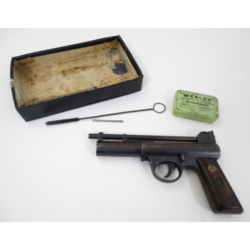 571 - Air Pistol : A boxed .177 pistol by Webley & Scott , Birmingham . ' Mark 1 ' model , having figured ... 