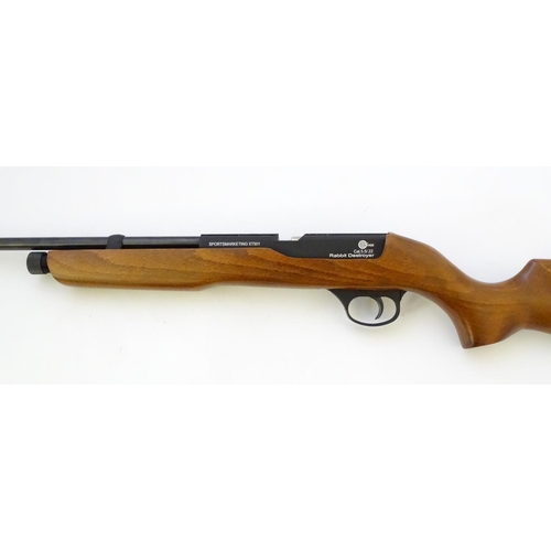 576 - Airgun: An 'XT501 Rabbit Destroyer' .22/5.5mm CO2 bolt-action air rifle by SMK, England.  21 3/4'' b... 