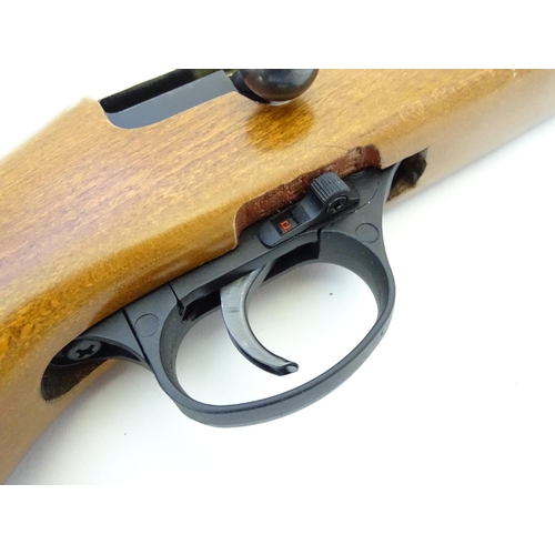 578 - Airgun: An 'XT501 Rabbit Destroyer' .22/5.5mm CO2 bolt-action air rifle by SMK, England.  21 3/4'' b... 