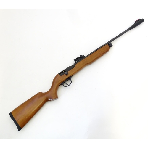 578 - Airgun: An 'XT501 Rabbit Destroyer' .22/5.5mm CO2 bolt-action air rifle by SMK, England.  21 3/4'' b... 